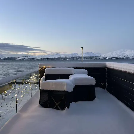 With Amazing View شقة